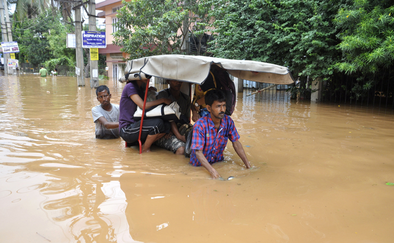 الفيضانات تودي بحياة 15 شخصا بوسط الهند